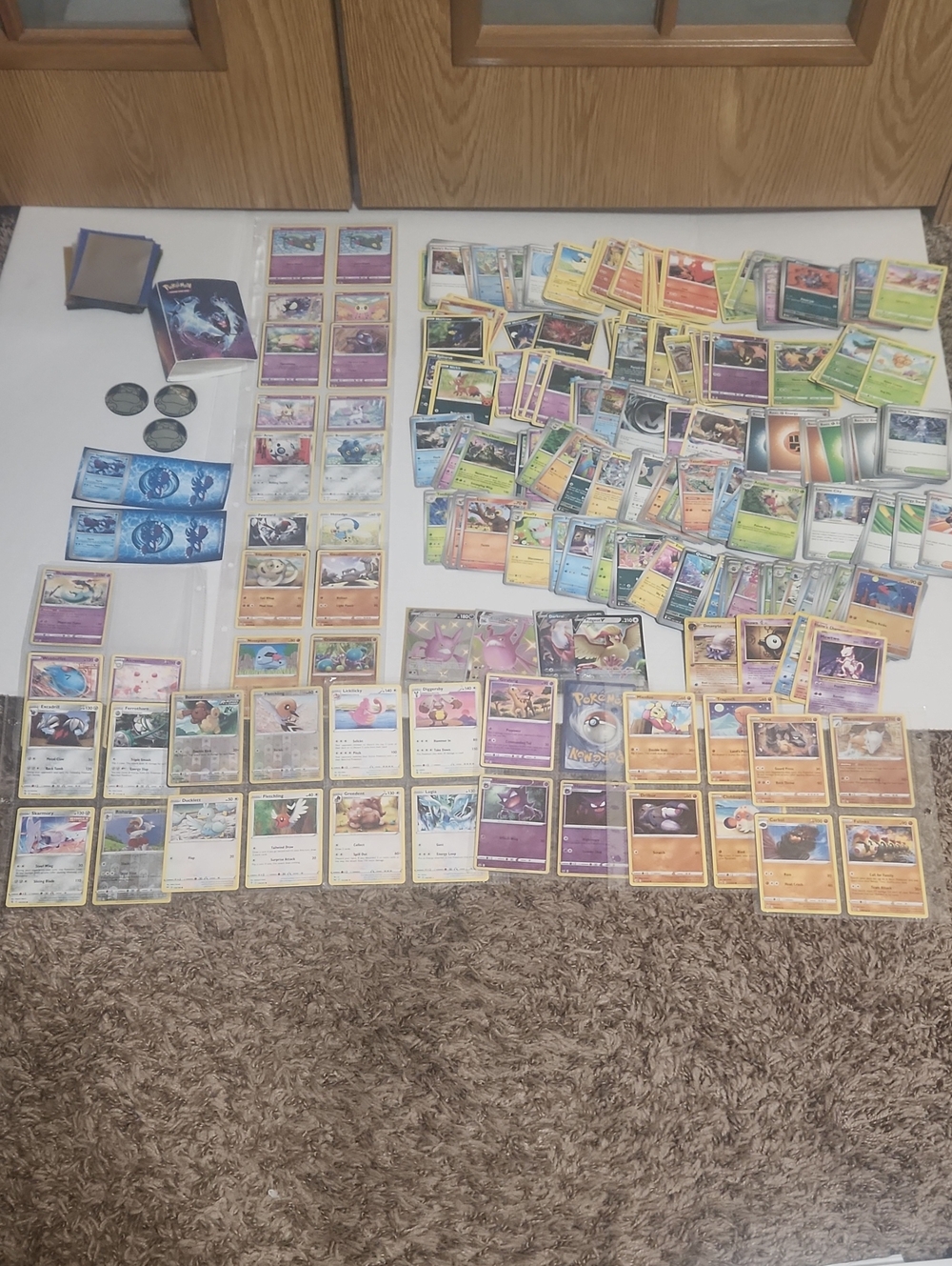 Pokémon Trading Card Game Assorted Card Lot - Mixed Colors Approx 500 Cards